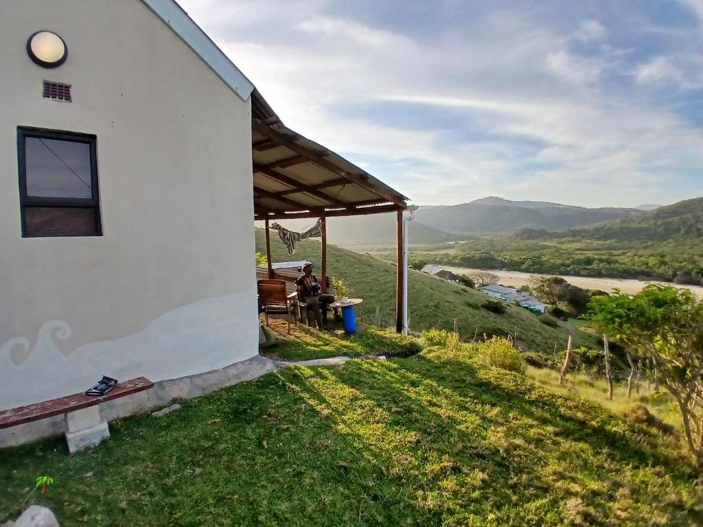 Terrace overlooking the Sinangwana River